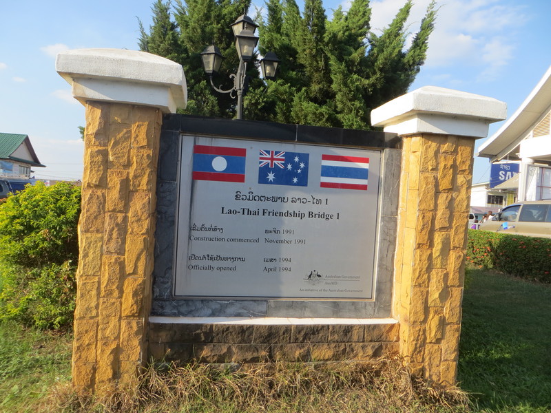 Laos-Thai friendship bridge